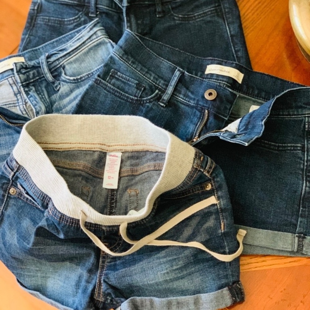 Lot of Girls Shorts (3 Abercrombie/ 1 Justice)